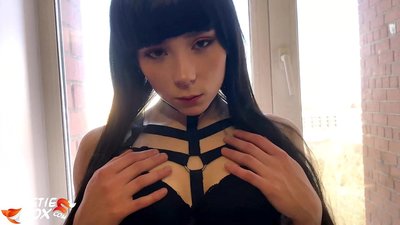 ഹോട്ട് ബ്രൂണെറ്റ് പണത്തിനായി ആഴത്തിലും സെൻസിറ്റീവിലും സക്ക്സ്